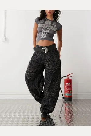 Reclaimed Pantalones de pernera barrel con estampado de leopardo oscuro de -Negro