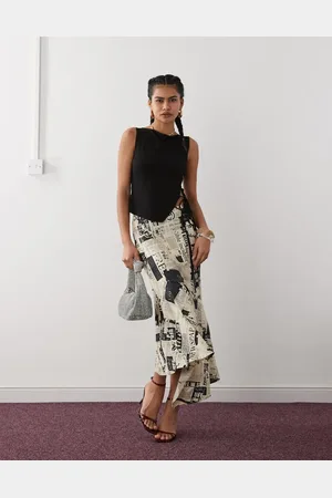 Weekday Top con cuello barco y lazada lateral Tayla de
