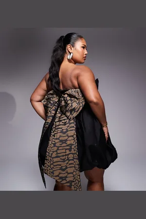 ASOS Vestido corto estructurado de satén de algodón con lazo con patrón de leopardo de jacquard de Curve