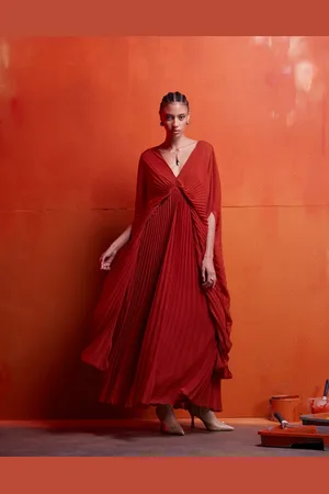 ASOS Vestido largo color óxido plisado con mangas blusón, escote de pico y detalle retorcido en la espalda Ultimate de -Naranja