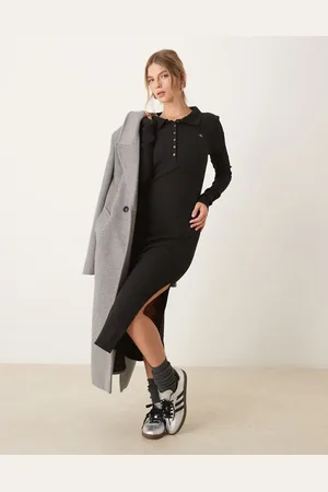 Calvin Klein Vestido largo negro de canalé con detalle de etiqueta de