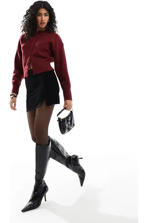 Miss Selfridge Minifalda negra con muesca de terciopelo acanalado de