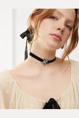 Reclaimed Collar negro unisex de terciopelo con colgante de estrella de