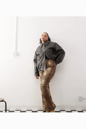 Noisy May Pantalones de campana marrones con estampado de de -Marrón