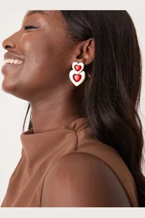 ASOS Pendientes largos dorados con diseño de dos corazones con detalle de resina de