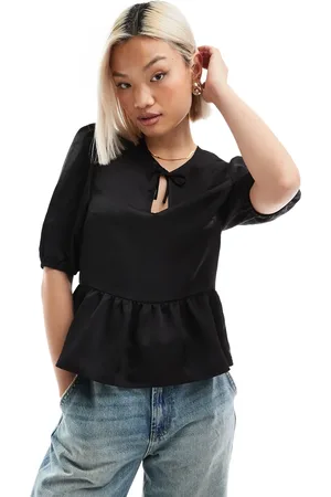 Threadbare Top con lazada delantera y detalle de lazo de