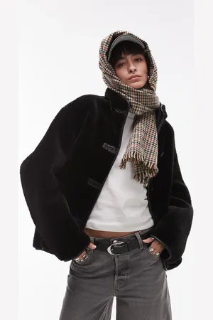 MANGO Chaqueta negra con cuello alzado de borreguito de