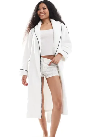 ASOS Albornoz midi de felpa muy suave premium de ASOS DESIGN Petite