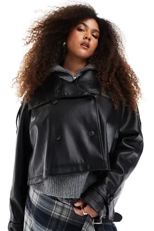 ASOS Gabardina corta negra con cuello alzado de tejido efecto cuero de ASOS DESIGN Curve