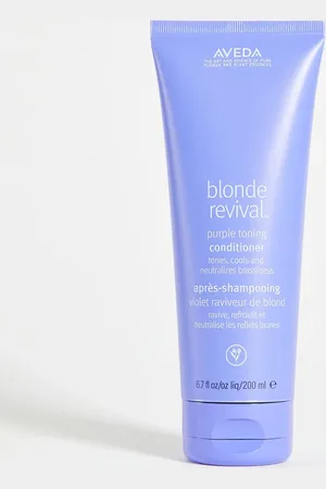 AVEDA Acondicionar violeta para matizar Blonde Revival de 200 ml de