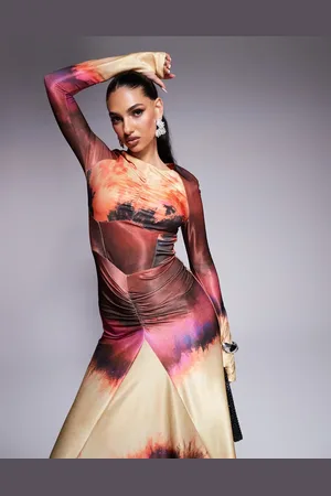 DASKA Vestido largo rosa con estampado abstracto y detalle fruncido de punto liso de