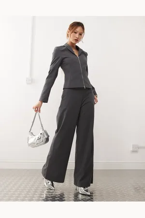 Weekday Pantalones gris melange a rayas con detalle de cinturilla cortada de (parte de un conjunto)