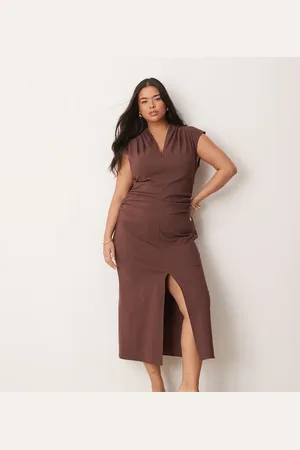 ASOS Vestido midi con cuello de pico, hombros plisados y cintura fruncida de bengalina de ASOS DESIGN Curve