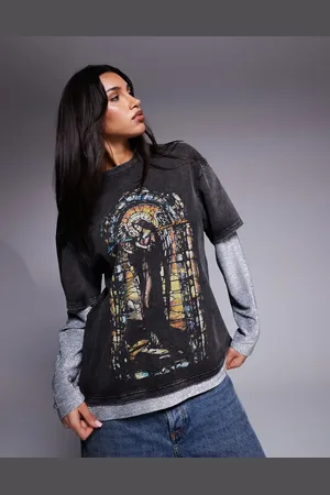 Liquor N Poker Camiseta extragrande con detalle estampado y lentejuelas en las mangas de