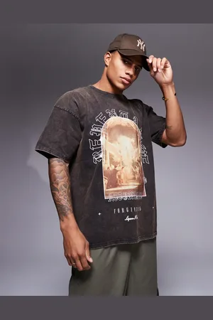 Liquor N Poker Camiseta con estampado gráfico de estilo renacentista de