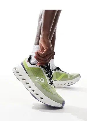 On Running Zapatillas de deporte verdes y blancas para correr Cloudsurfer Next de ON