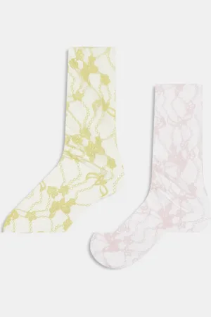 Reclaimed Pack de 2 calcetines tobilleros de color amarillo y rosa con diseño floral de malla de