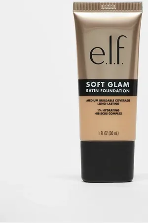 e.l.f. Base de maquillaje con acabado satinado Soft Glam de -Neutro
