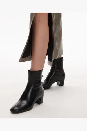 MANGO Botas negras con puntera redonda de cuero de
