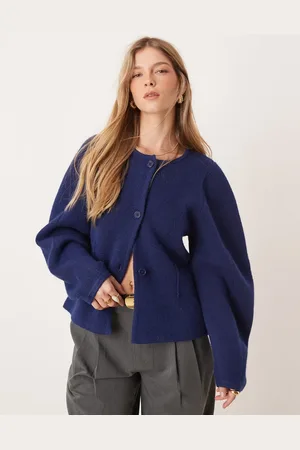 ASOS Cárdigan con cuello redondo y diseño estructurado de punto de -Marrón