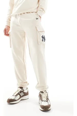 New Era Joggers cargo color con detalle de bolsillo y logo de los NY Yankees de -Blanco