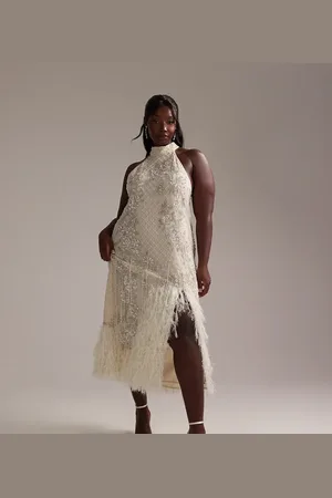 ASOS Vestido de novia largo con cuello halter, diseño floral con abalorios y bajo de flecos de ASOS DESIGN Curve-Blanco