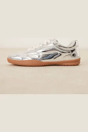 ASOS Zapatillas de deporte plateadas de estilo retro con suela de goma de