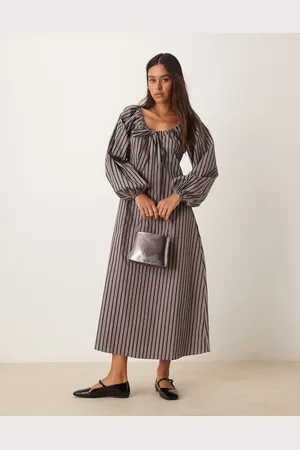 Glamorous Vestido largo gris a rayas negras amplio con mangas voluminosas y lazada delantera de -Multicolor