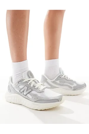 New Balance Zapatillas de deporte plateadas Arishi de