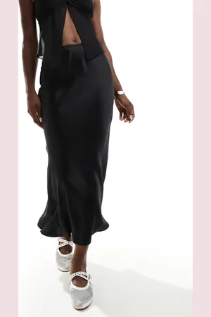New Look Falda midi negra de corte al bies de satén de