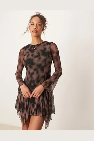 New Look Vestido corto marrón de manga larga con estampado floral de malla de