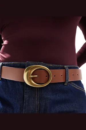 ASOS Cinturón color tostado con hebilla ovalada de ASOS DESIGN Curve-Marrón