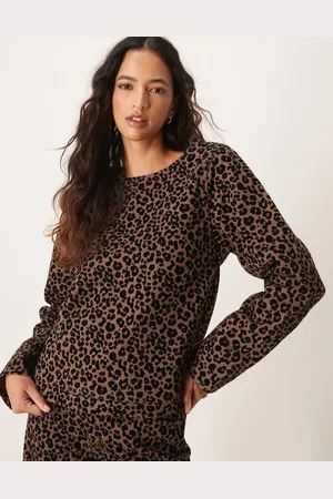 ASOS Top vaquero de manga larga con estampado de leopardo oscuro flocado de
