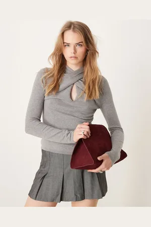 Abercrombie & Fitch Top carbón con detalle retorcido en la parte delantera de