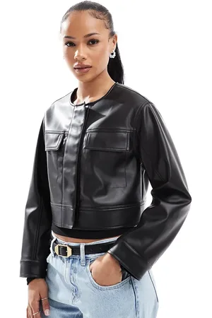 ASOS Chaqueta corta negra sin solapas de tejido efecto cuero de ASOS DESIGN Petite