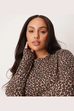 New Look Body de manga larga con estampado de leopardo de New Look Curve-Marrón