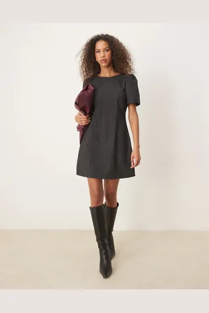 Ghospell Vestido corto negro entallado de