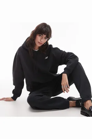 New Balance Sudadera negra con capucha y estampado "Athletics Club" de