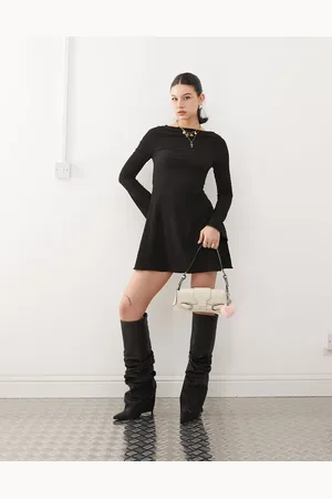Reclaimed Vestido corto con mangas acampanadas de tejido texturizado de