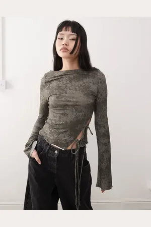 Weekday Top estampado de manga larga con detalle de lazada en el lateral de