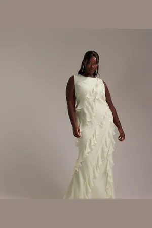 ASOS Vestido de dama de honor largo de corte al bies con cuello de nadadora y volantes de ASOS DESIGN Curve