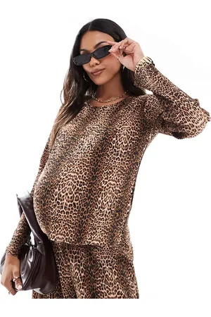 Mama;licious Top plisado con estampado de leopardo de Mamalicious Maternity (parte de un conjunto)-Multicolor