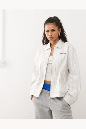 adidas Chaqueta color crema con raya diplomática de