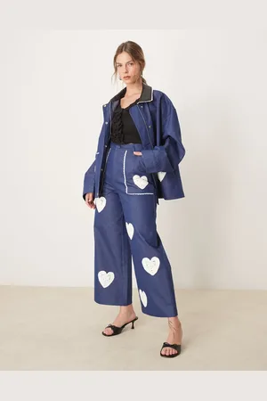 Sister Jane Pantalones azul denim con detalle de corazones de