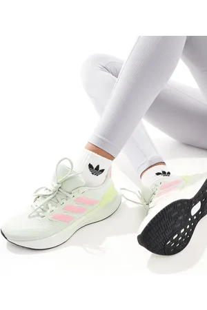 adidas Zapatillas de deporte verde salvia y rosas Ultrarun 5 de adidas Running