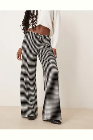 Gina Tricot Pantalones monocromáticos a rayas de pernera ancha con cordón ajustable en la cinturilla de tejido muy suave de -Multicolor