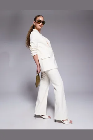 River Island Pantalones de sastre color acampanados de corte slim de (parte de un conjunto)-Blanco