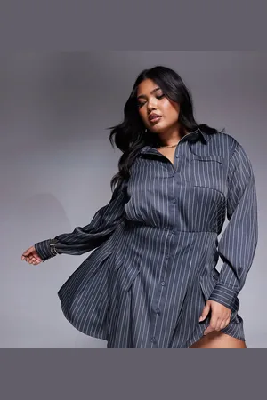 In The Style Vestido camisero de sastre corto y pliegues exclusivo de Plus x Natalya Wright