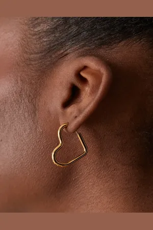 ASOS Pendientes dorados en forma de corazón con cierre de bisagra de acero inoxidable resistente al agua de