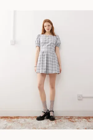 Reclaimed Vestido corto gris a cuadros amplio con lazo en la espalda de -Multicolor